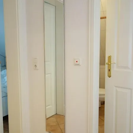 Hues Dikstian- 5 Апартаменты *