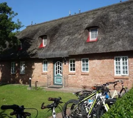 Hues Dikstian- 5 * Alkersum